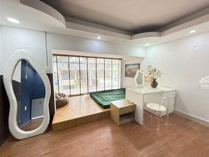 studio siêu xinh - toà nhà lớn, mặt tiền - khu dân cư đông đúc, vị trí đắc địa