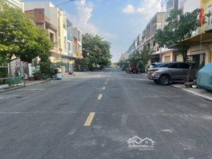 chỉ 3.6 tỷ sở hữu nhà 2 tầng,70m(5x14), dtsd: 132m, hoàn công khu kdc đường 13m thông kế vincom 550