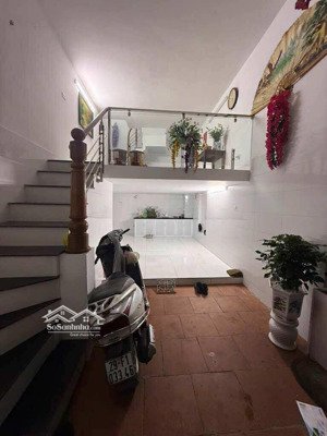 tt hai bà trưng, nhà đẹp ở ngay, ngõ nông, gần chợ chỉ nhỉnh 5 tỷ