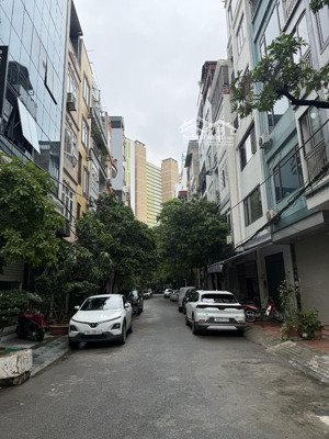 chủ bán gấp giảm chào 1 tỷ. nhà 5 tầng phân lô, vỉa hè, kinh doanh. 50m2, cạnh chợ mỗ lao 13,5 tỷ