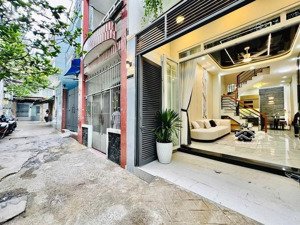 chính chủ bán gấp nhà đường hoàng hoa thám, bình thạnh, nhà 1trệt 2 lầu, giá 3,2tỷ lh 