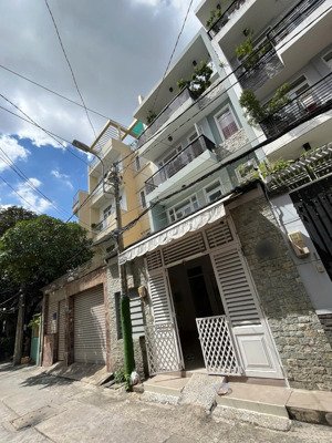 cần bán gấp nhà hxh tại đường lữ gia quận 11 với diện tích 70m2 giá chỉ 13.5 tỷ