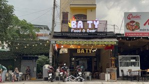 giá 9tr - mặt tiền nguyễn văn trỗi. dt 147m2 (1 trệt 2 lầu) có mặt bằng phía trước kinh doanh
