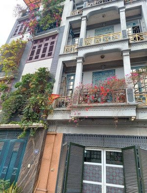 bán nhà tại đường âu cơ dt: 118m2, nhà 5 tầng, giá: 16.5 tỷ. tây hồ