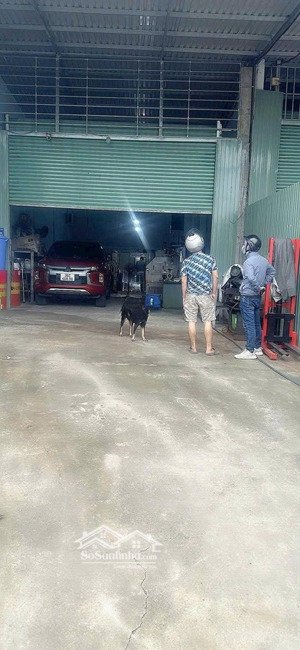 chính chủ cần bán kho xưởng 200m. 100m thổ. có điện 3pa sẵn. ngang 6m.ở tân bình, dĩ an. dường 7m