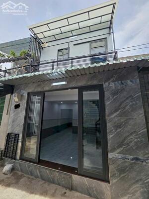 Nhà mới 38.7m2 - Giá 3.79 tỷ - 2 tầng - 2PN - Hẻm Huỳnh Tấn Phát, Q7