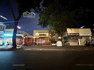 cực cực hiếm đang chào 1150tỷ siêu dự án lõi trung tâm quận 1. bên trái là tòa nhà somerset