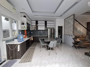 cho thuê biệt thự mega ruby, 22 triệu, 119m2, 4pn, 4wc, phú hữu, q9, hcm giá ưu đãi
