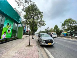 hiếm - đất ngang 8m full thổ cư mặt tiền đường ngay phạm văn đồng kd sầm uất- xd cao tầng có hầm