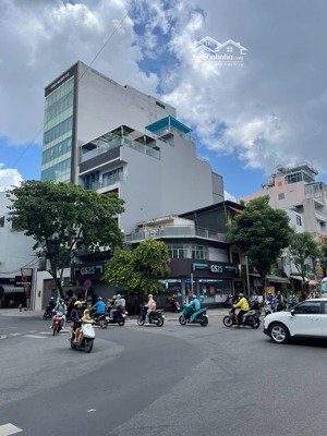 góc 2 mặt tiền yên thế - hồng hà, p.2, quận tân bình. 9,5mx13m. vuông vức, 3 tầng