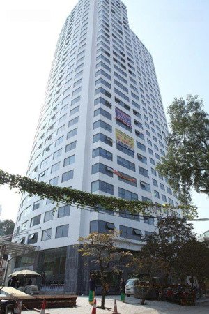 bán hơn 300m2 sàn thương mại tại toà văn phòng số 1 phạm huy thông hồ ngọc khánh giá cực tốt