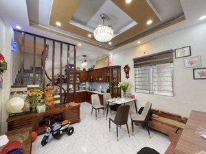 10 mét ra phố đội cấn ba đình 35m2 x 4t + 1tum - mt 4.85m thiết kế 3pn - tặng nội thất - sđcc