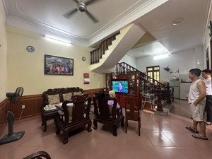 hàng độc! thái hà, ngõ thông, gara ôtô 7 chỗ, ô chờ thang máy, full nội thất, gần phố, kd
