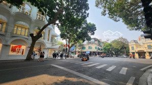 bán gấp: nhà mặt phố hàng khay, tràng tiền, hoàn kiếm, 85m2, mt 9m, nhà 1 sổ vuông, giá tốt