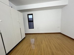 cho thuê nhanh căn 1pn + , nhà mới- sạch đẹp, view hồ- ở liền- đối diện global city