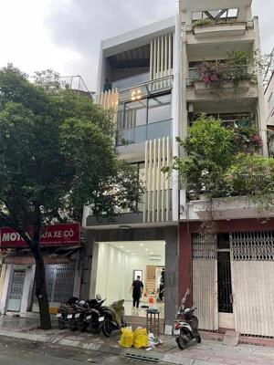 CHỦ BÁN GẤP CHIA TÀI SẢN - Nhà MT Lê Thị Riêng, P. Bến Thành, Quận 1 - 4 Tầng, 40 TỶ, 62m2 !