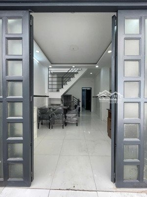 nhà đường nguyễn trãi , 3 phòng ngủ, có phòng dưới trệt, đủ nội thất, kế mặt tiền