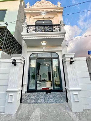 bán gấp nhà 1 trệt 1 lầu ngay chợ bình điền 5x23m 115m2, dt cho thuê 25 triệu/ tháng