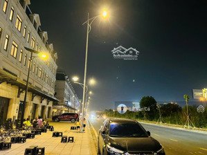 cập song hành 13.4x20m, siêu đẹp, giá 77 tỷ thương lượng, liên hệ 