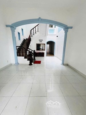 bán nhanh nhà 1 trệt 2 lầu khu dân cu đại an.
