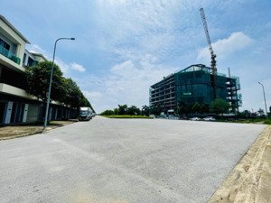 duy nhất 1 căn shophouse góc đường 61m, view sông sen, trục đường sang ninh hiệp. tại vsip-bắc ninh
