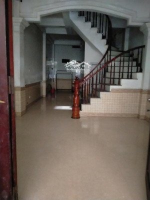 chính chủ cho thuê lâu dài nhà tại ngõ 296 đường lĩnh nam . lh 