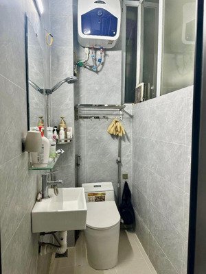 40 m ra ô tô - ngõ 3 gác tránh xe máy- nông rộng 1 ngoặt vào nhà