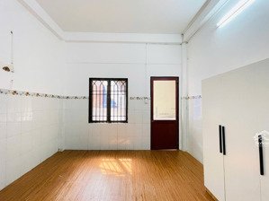 cho thuê nhà trọ có bancol tại đường hoàng hoa thám, tân bình, 4 triệu, 25m2