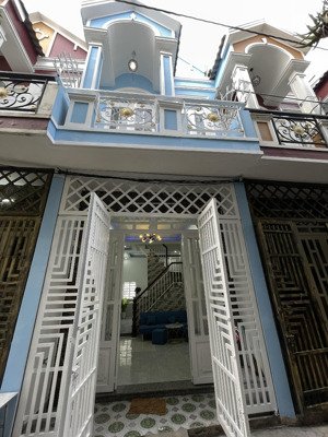chủ gửi bán dùm căn nhà do đang thiếu nợ