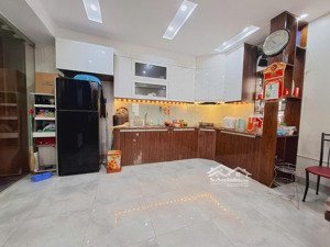 50m tô hiệu hà đông - 5 tầng thang máy - ô tô tải tránh nhau trước nhà - 12 tỷ