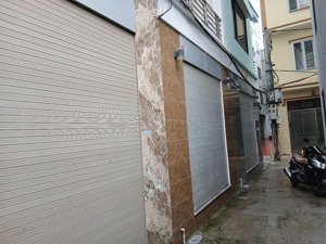 phúc lợi, hội xá nhà 5 tầng 30m2, sân 20 m2 dân xây kiên cố mới 4,6 tỷ