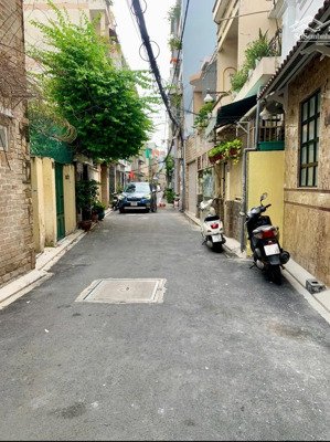 bán nhà khu vip hồ biểu chánh, phú nhuận. 76m2. ngang 5m, nở hậu 6.1m. 8.x tỷ