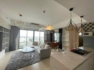 bán căn 3 phòng ngủ diện tích lớn - lh em vy