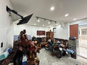 bán sản phẩm khan hiếm! ngang 6m ngay phan xích long, phú nhuận