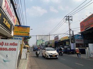 cho thuê nhà mặt tiền bình long gần ngã tư bốn xã, dt: 21x50m, tổng 1600m2 sàn, giá 200tr/tháng!