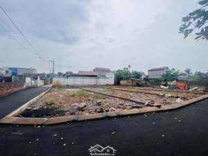 tài chính 3 tỷ nhỉnh , sổ đỏ sẵn sàng giao dịch luôn .đuong ô tô tránh kv hoà thạch