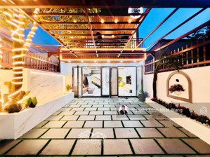 siêu phẩm sân vườn view sông tặng full nội thất
