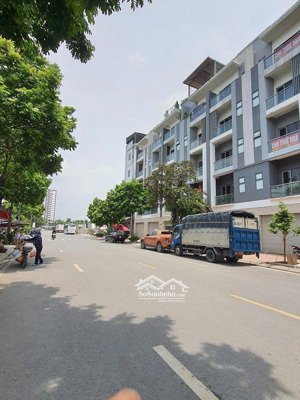 hạ sốc 1 tỷ -căn liền kề xây thô himlam -75m2 -mặt tiền 5m -khách về tự hoàn thiện -ngay mp lý sơn