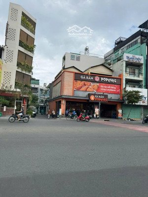 siêu hot căn góc 2 mặt tiền nơ trang long 11x17m - hầm 6 tầng, hdt 220 triệu, giá 35 tỷ