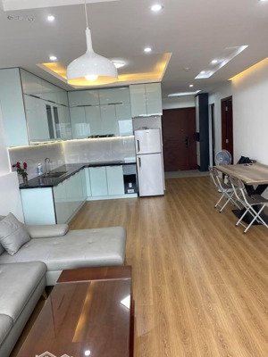 cần bán căn hộ chung cư nam đô. tọa lạc tại 609 trương định. dt 93m2 gồm 3pn. giá 6,xxtỷ