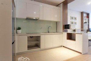 cho thuê căn hộ cao đầy đủ nội thât tòa nhà mipec long biên, 2 phòng ngủ giá 15tr