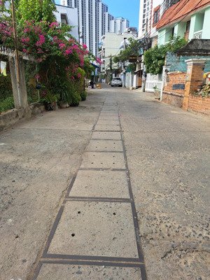 cho thuê mặt bằng đất trống đường sao biển, p.vĩnh hải, nha trang