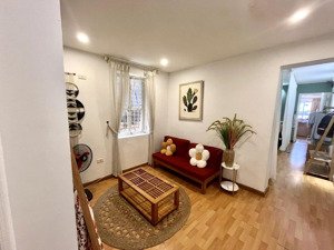 tập thể mp trương hán siêu - đầu nguyễn du - tầng 3 hiện đang cho thuê homestay