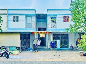 bán dãy trọ gần chợ mỹ phước, bến cát gồm 6 phòng-2kiot 200m2 đang cho thuê 9tr tháng 1tỷ050