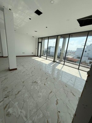 building cho thuê dtsd 1.200m2 7 tầng trung tâm quận 1