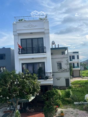 bán nhà mặt phố ngay trung tâm vân đồn