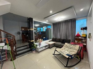 cần bán nhà 3 tầng căn góc đẹp, cạnh chợ sơn thủy, đường ngô đến. dt 57,6m2, giá 4,85 tỷ