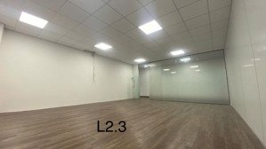 văn phòng mt đường phổ quang dt 150m2 ngăn sẵn 3 phòng