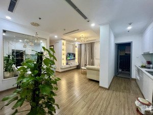 cut lỗ 2,2 tỷ căn 53 m2 - 2 pn - 2wc chung cư vinhomes symphony tầng đẹp lh: 