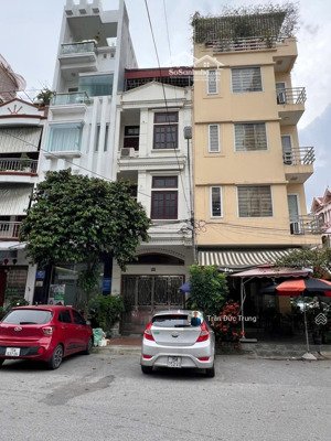 nhà sạch đẹp 3,5 tầng lô 22 lê hồng phong đường 22m siêu rộng